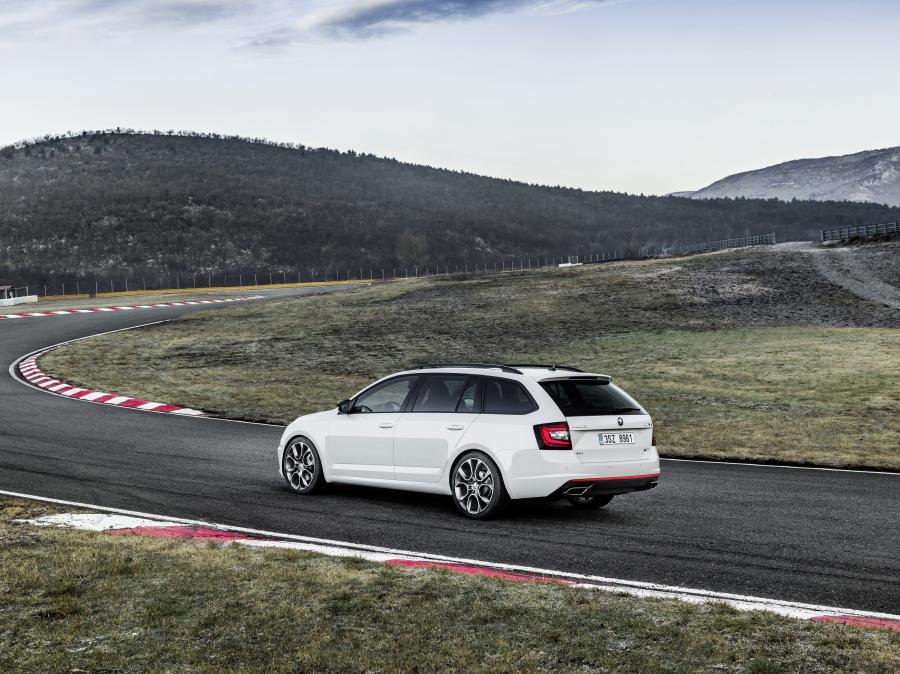  Skoda Octavia RS Combi 2017 года  (WW) (фото 13 из 48)